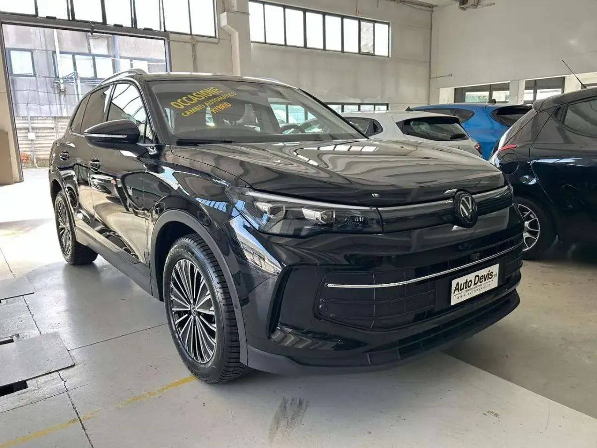 Usata VW Tiguan Life 131 CV (96 kW) 2025 Nero SUV