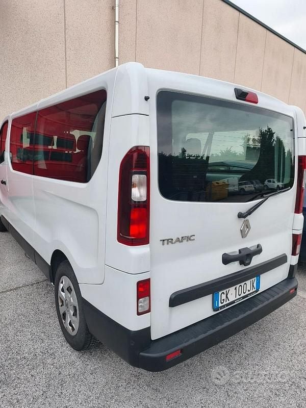 Usata Renault Trafic Zen 150 CV (110 kW) 2023 Bianco Monovolume