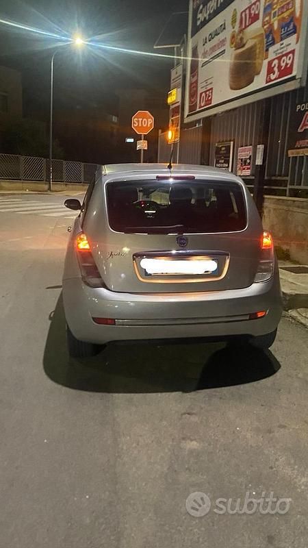 Usata Lancia Ypsilon 60 CV (44 kW) 2007 Grigio Utilitaria