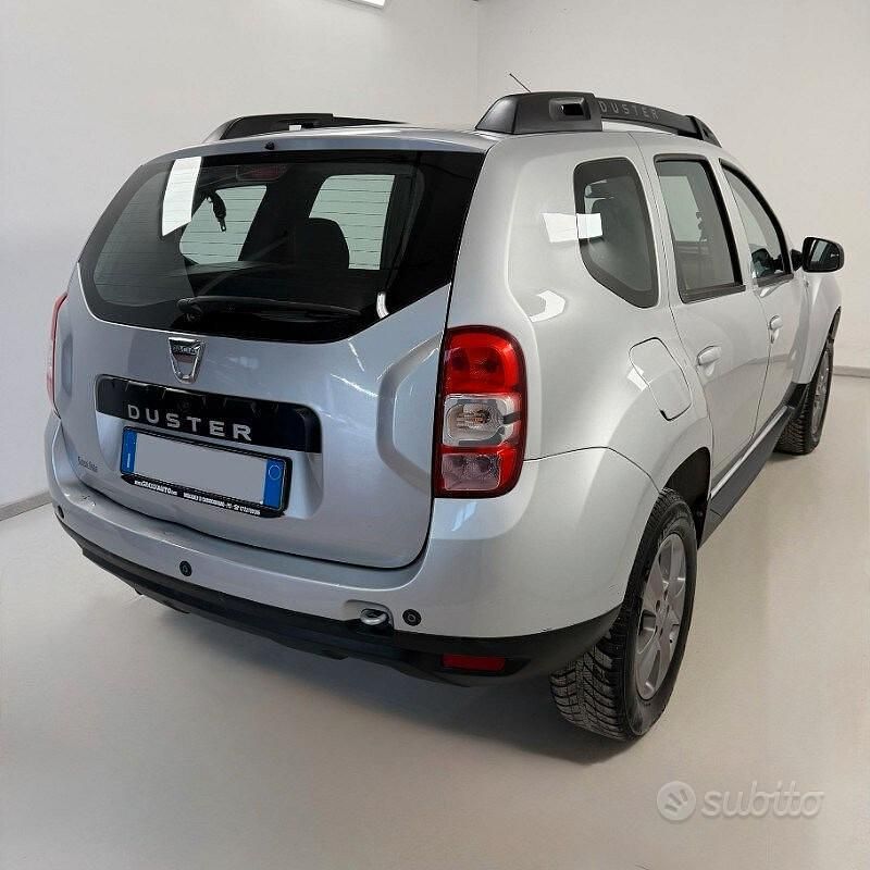 Usata Dacia Duster Lauréate 110 CV (80 kW) 2014 Argento SUV
