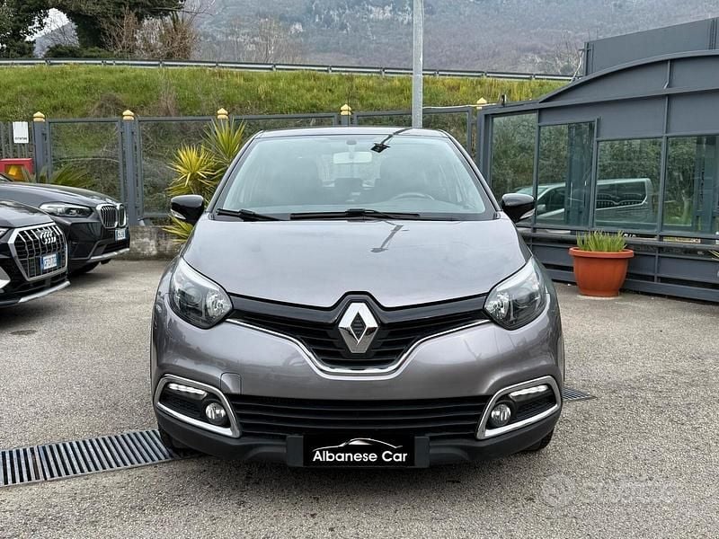 Usata Renault Captur 90 CV (66 kW) 2015 Grigio SUV