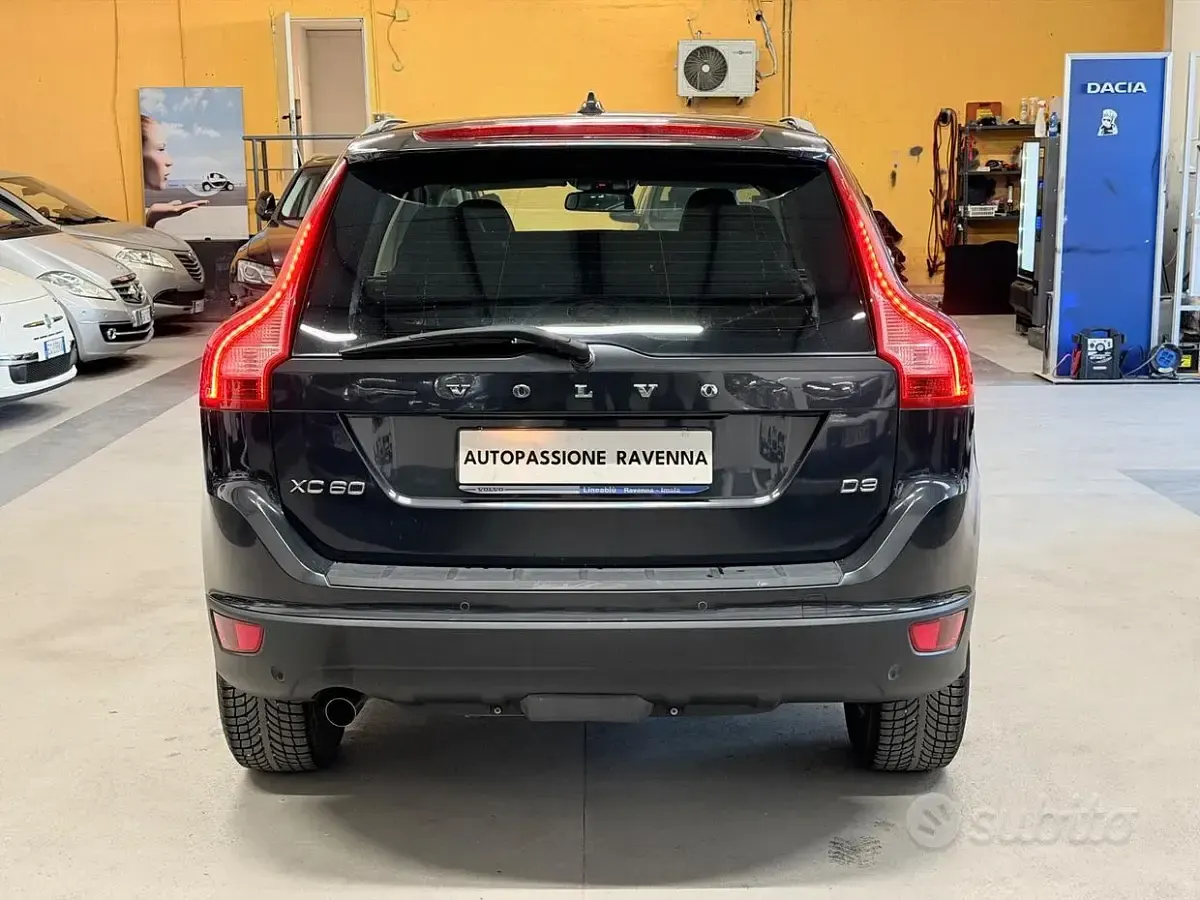 Usata Volvo XC60 R-Design 163 CV (119 kW) 2012 Grigio SUV