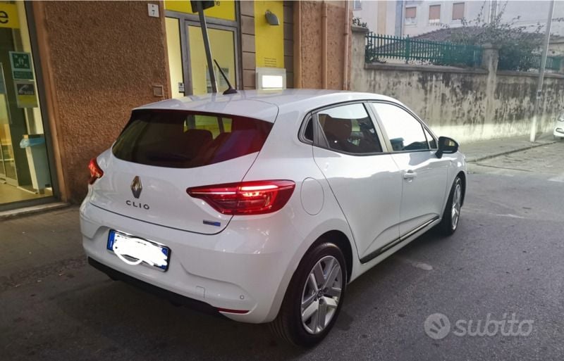 Usata Renault Clio V Zen 140 CV (102 kW) 2022 Bianco Utilitaria