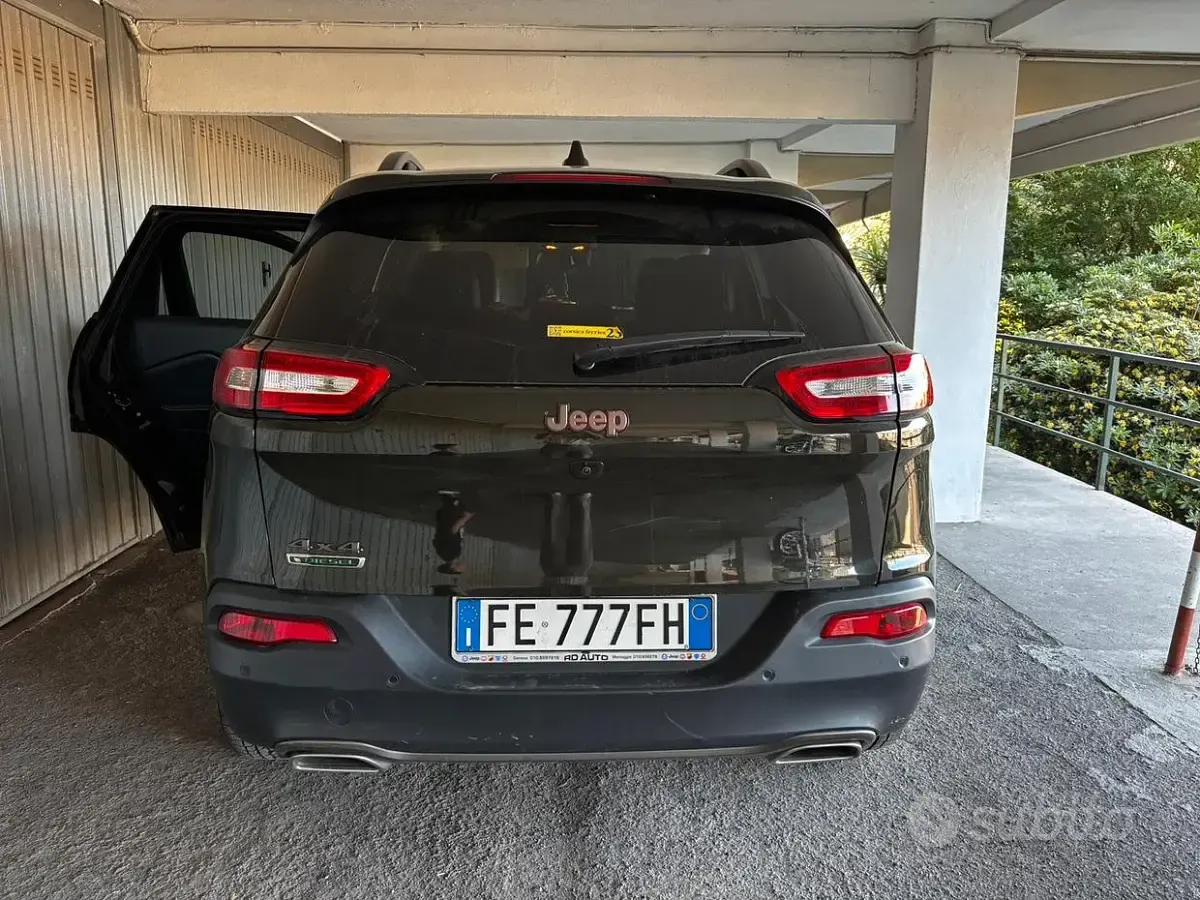 Second-hand Jeep Cherokee 200 CP (147 kW) 2016 Verde SUV