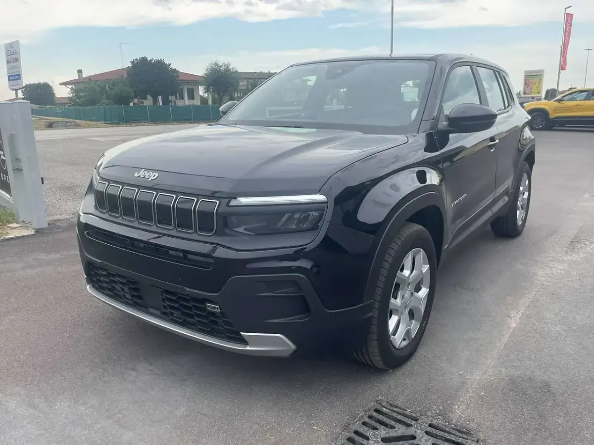 Usata Jeep Avenger Altitude 101 CV (74 kW) 2024 Nero SUV
