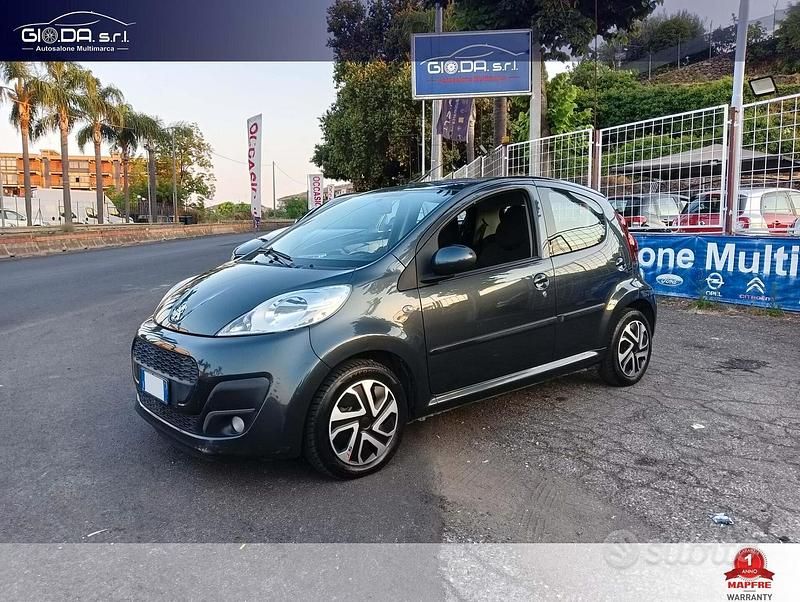 Nero Usata 2013 Peugeot 107 Access Due volumi | 6500 € (Cara) - Immagine 1/4