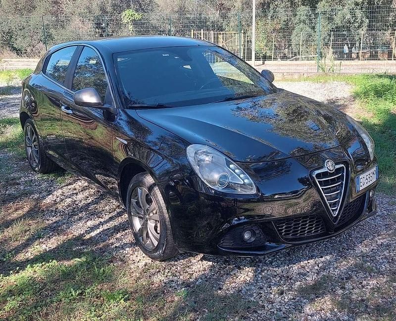 Other Usata 2011 Alfa Romeo Giulietta Exclusive Tre volumi | 6990 € (Buon prezzo) - Immagine 1/4