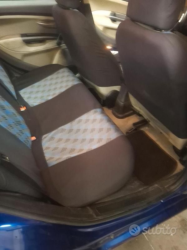 Usata Fiat Grande Punto 75 CV (55 kW) 2005 Blu Utilitaria