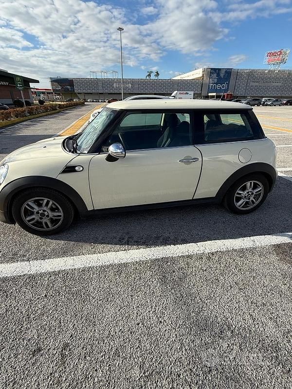 Usata Mini Cooper 2012 Bianco Utilitaria