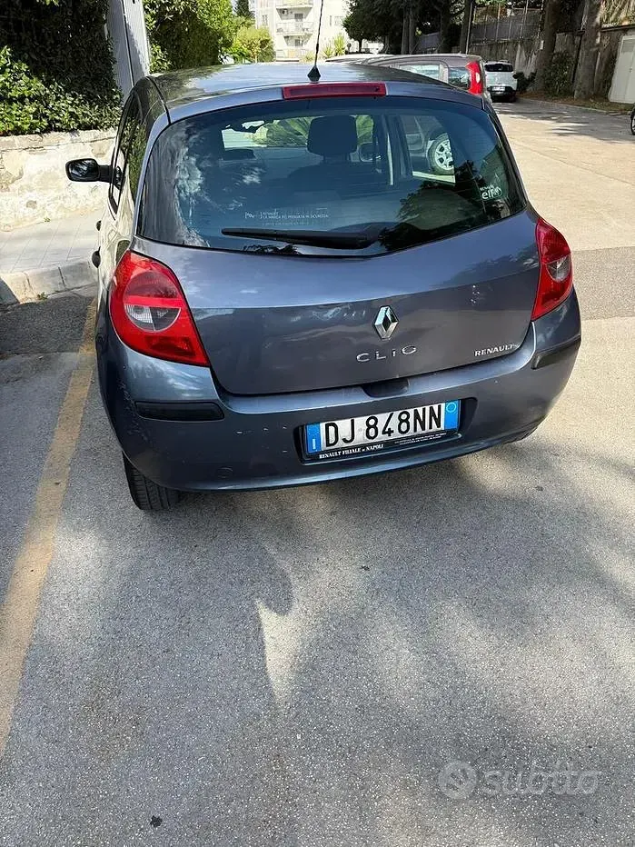 Usata Renault Clio 75 CV (55 kW) 2007 Bluazzurro Utilitaria