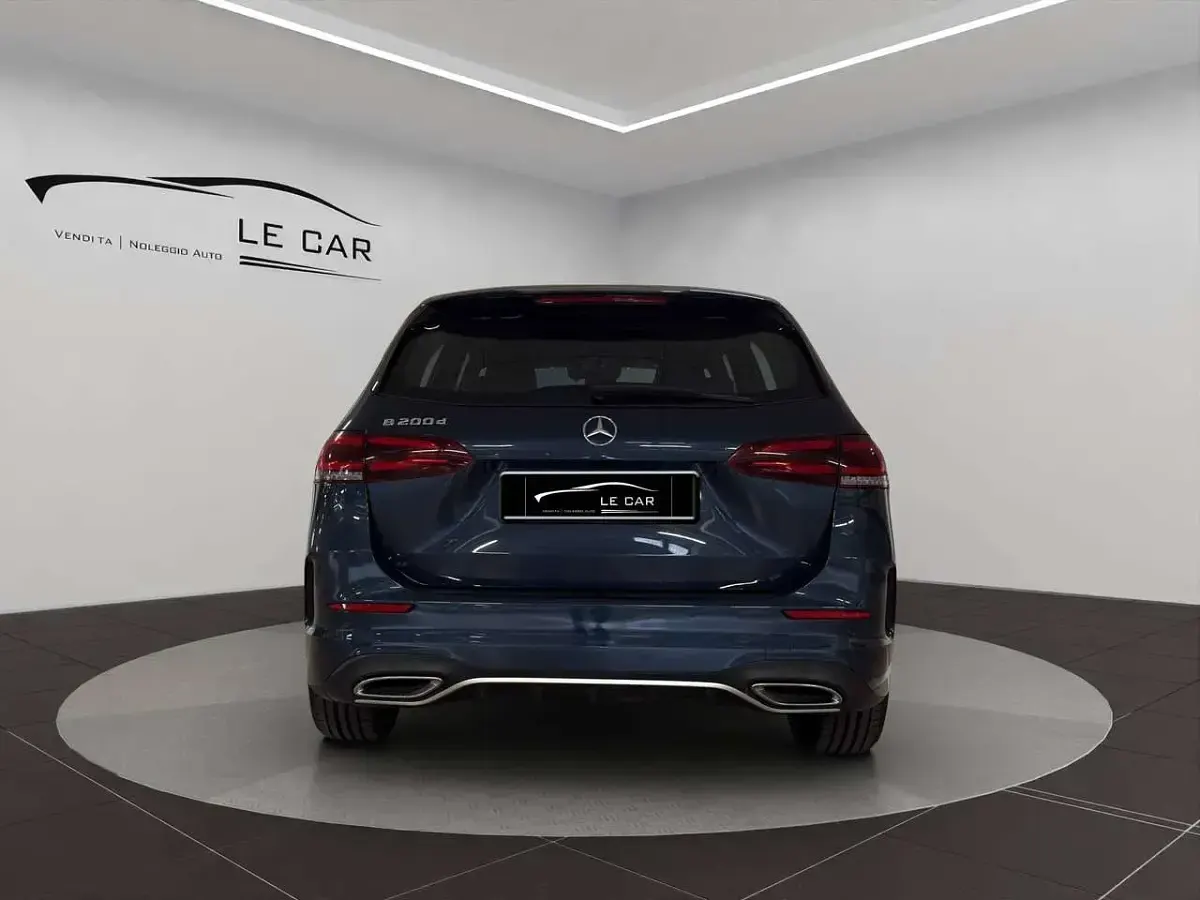 Usata Mercedes B200 Premium 150 CV (110 kW) 2019 Blu/azzurro Utilitaria