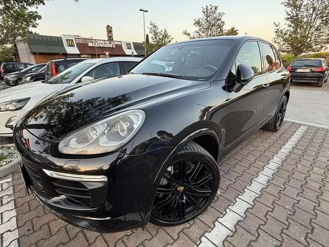 Usata Porsche Cayenne Platinum Edition 250 CV (183 kW) 2017 Nero SUV