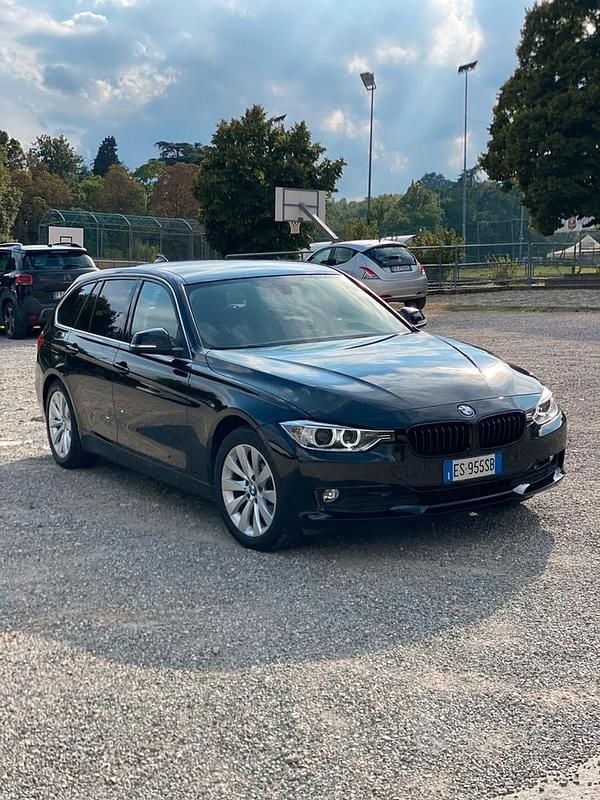 Usata BMW 318 150 CV (110 kW) 2016 Nero Station wagon