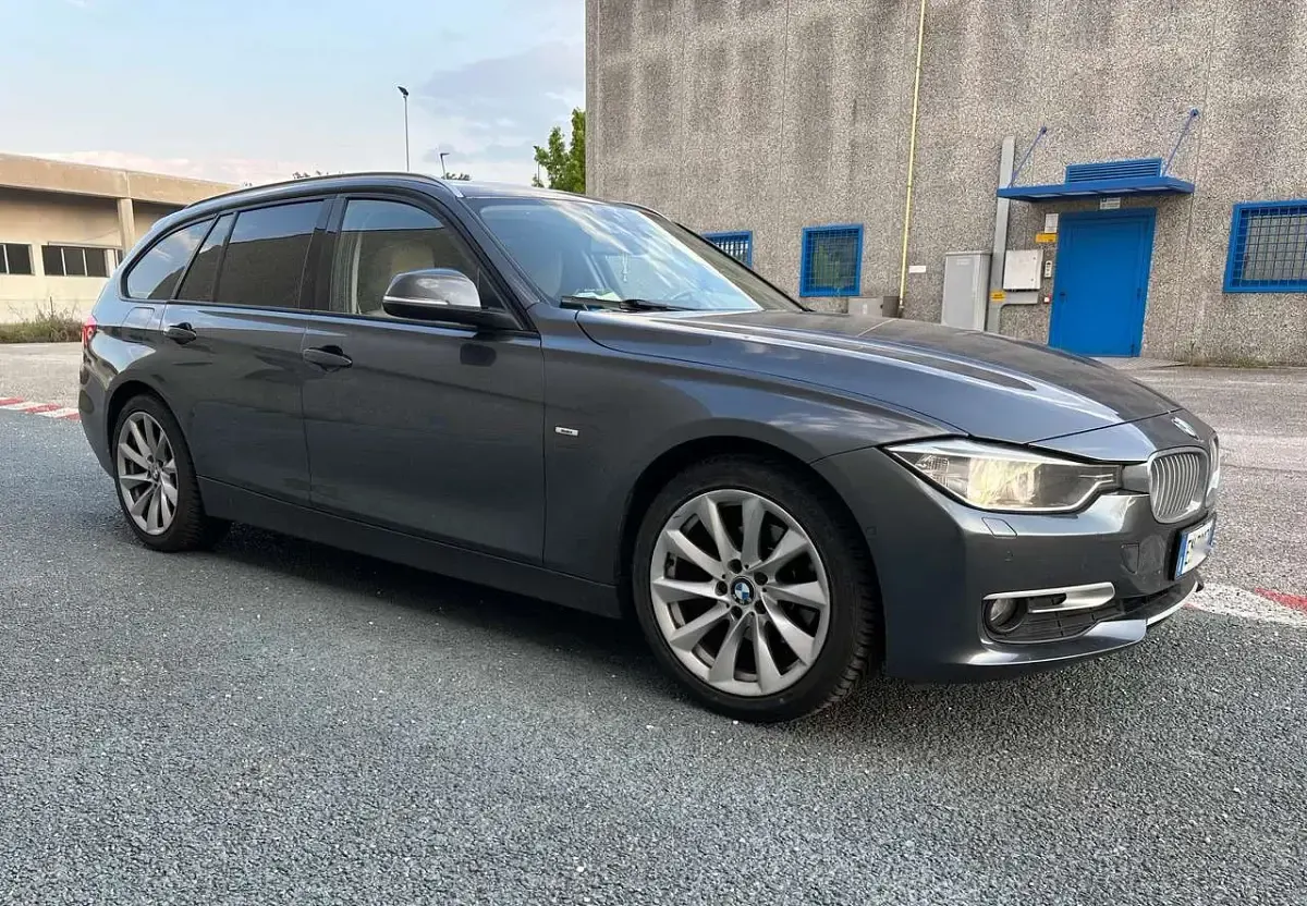 Usata BMW 320 184 CV (135 kW) 2012 Grigio Station wagon