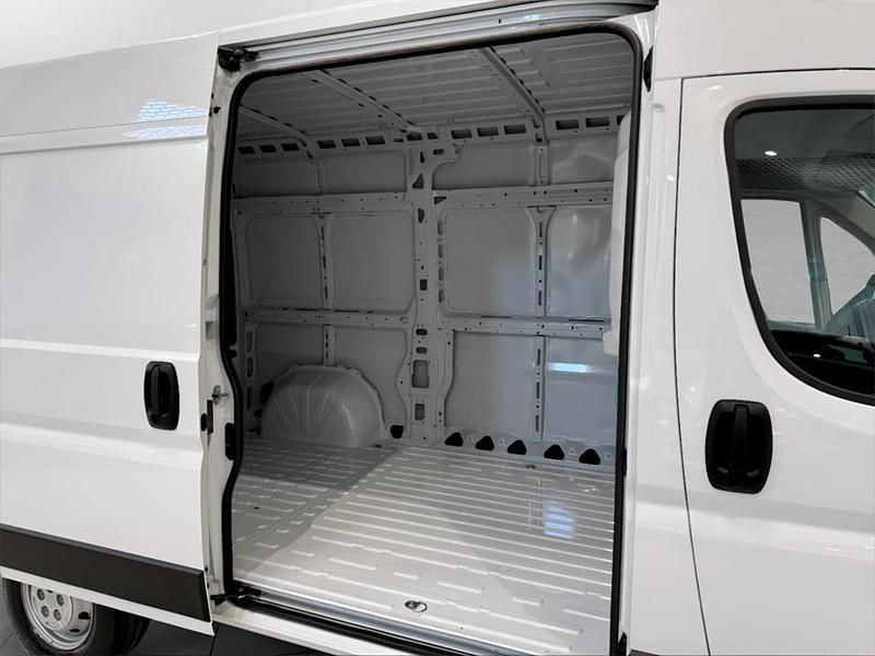 Usata Opel Movano S 120 CV (88 kW) 2024 Bianco icy bianco icy Furgone