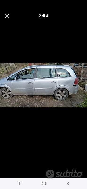 Usata Opel Zafira 2009 Grigio Monovolume