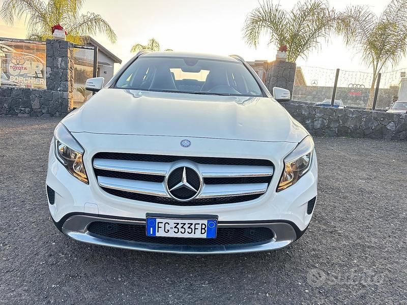 Usata Mercedes GLA180 Premium 110 CV (80 kW) 2016 Bianco SUV