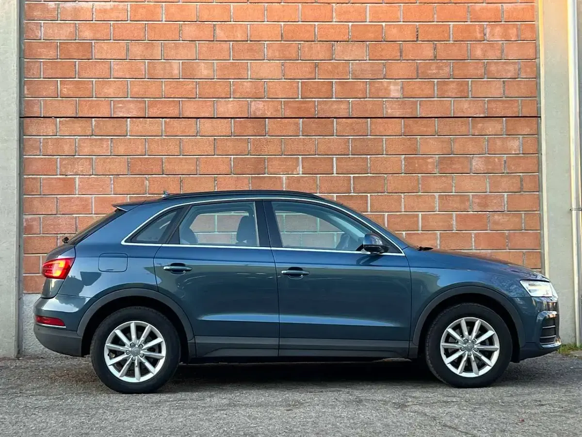 Usata Audi Q3 Ambiente 150 CV (110 kW) 2015 Blu utopia metallizzato SUV