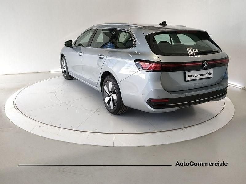 Usata VW Passat Business 150 CV (110 kW) 2024 Grigio Station wagon