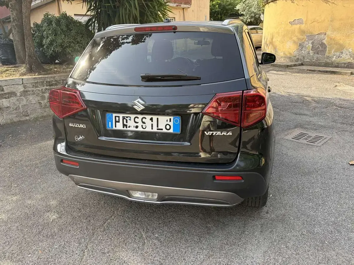 Usata Suzuki Vitara 111 CV (81 kW) 2020 Nero SUV