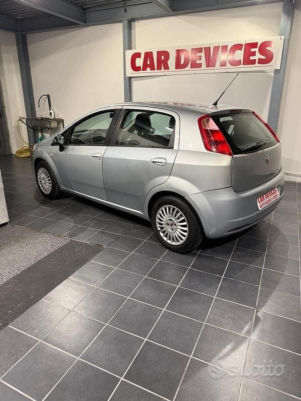 Usata Fiat Grande Punto 90 CV (66 kW) 2008 Grigio Utilitaria