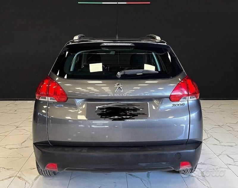 Usata Peugeot 2008 99 CV (72 kW) 2015 Grigio SUV