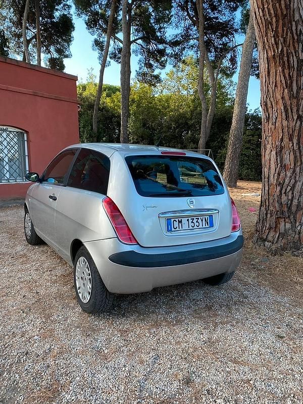 Usata Lancia Ypsilon 2004 Utilitaria