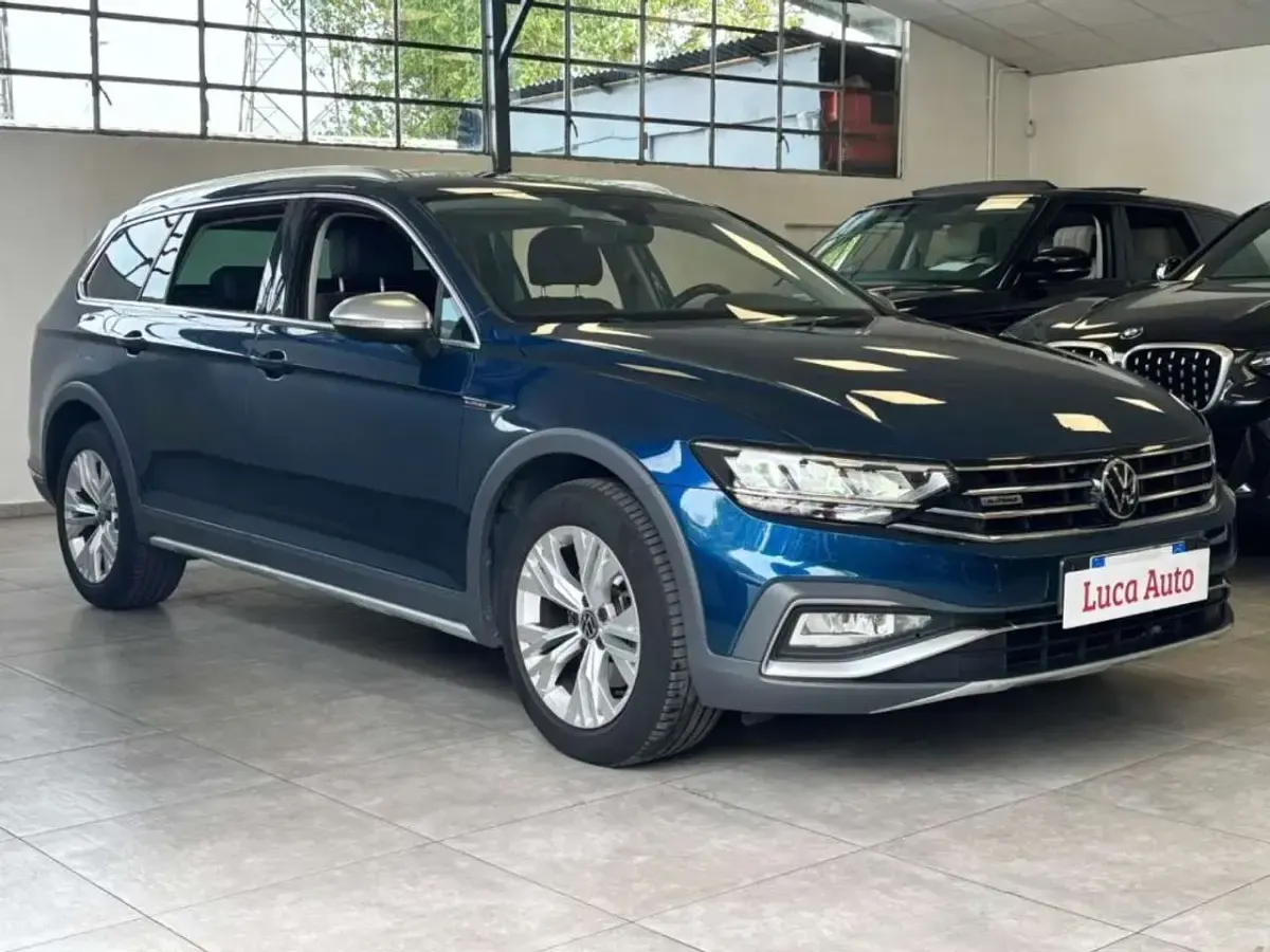 Usata VW Passat Alltrack 200 CV (147 kW) 2020 Blu Station wagon