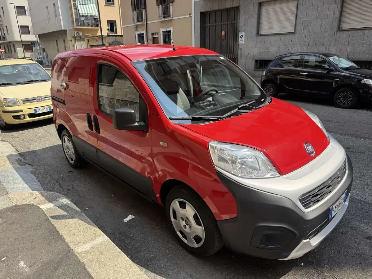 Usata Fiat Fiorino 95 CV (69 kW) 2017 Rosso Monovolume