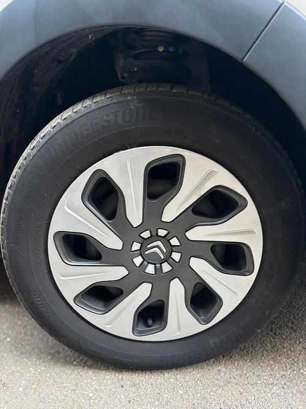 Usata Citroën C3 Feel 100 CV (73 kW) 2022 Bianco Utilitaria