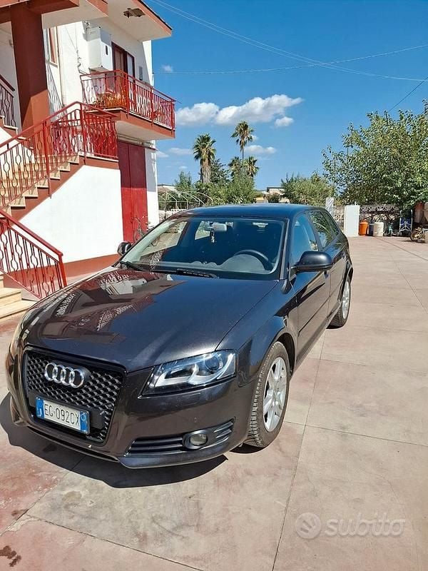 Usata Audi A3 Young 90 CV (66 kW) 2011 Grigio Berlina