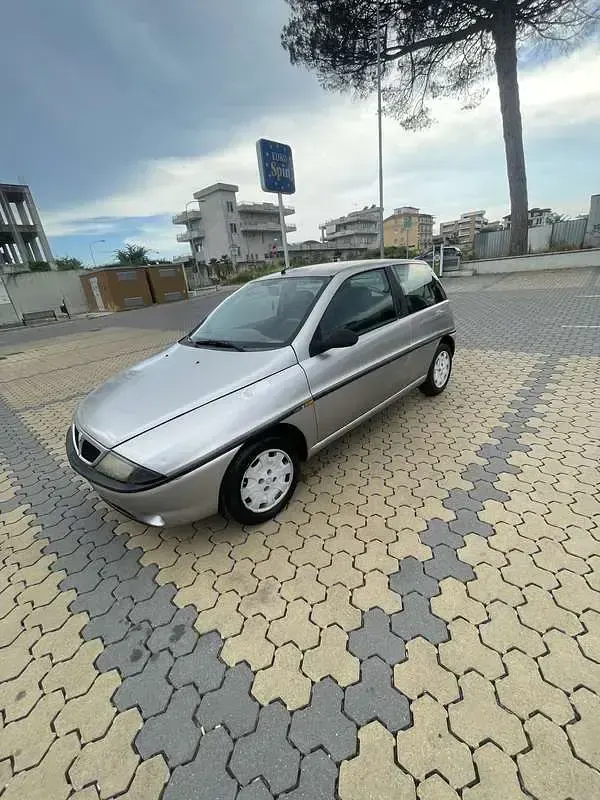 Usata Lancia Ypsilon 54 CV (39 kW) 1998 Utilitaria