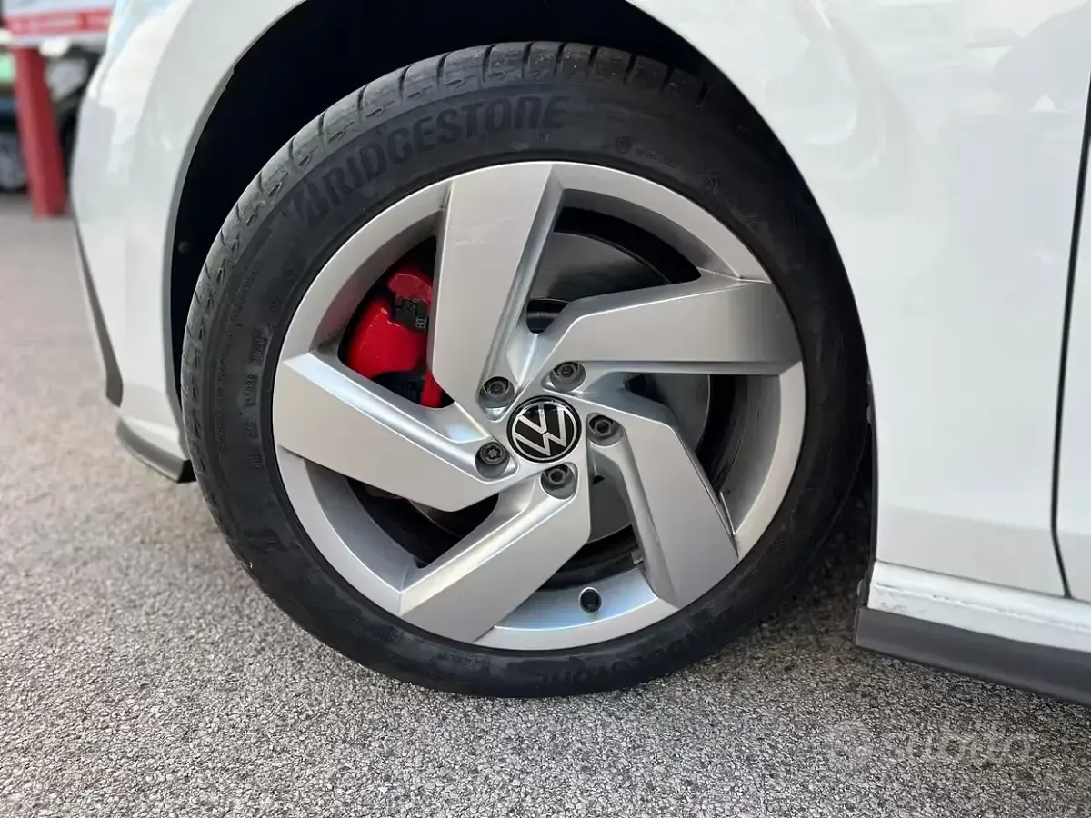 Usata VW Golf VIII GTI 245 CV (180 kW) 2024 Bianco Berlina