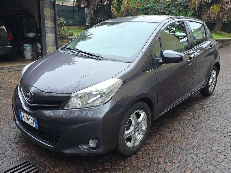Usata Toyota Yaris 90 CV (66 kW) 2011 Utilitaria