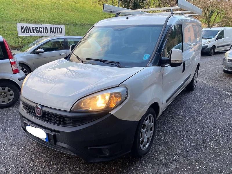 Usata Fiat Doblò 120 CV (88 kW) 2016 Bianco Monovolume