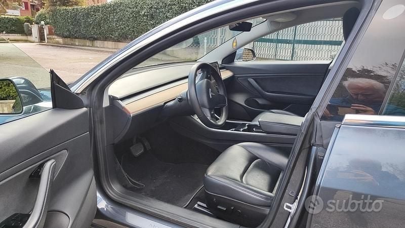 Usata Tesla Model 3 235 kW (320 CV) 2020 Grigio Berlina