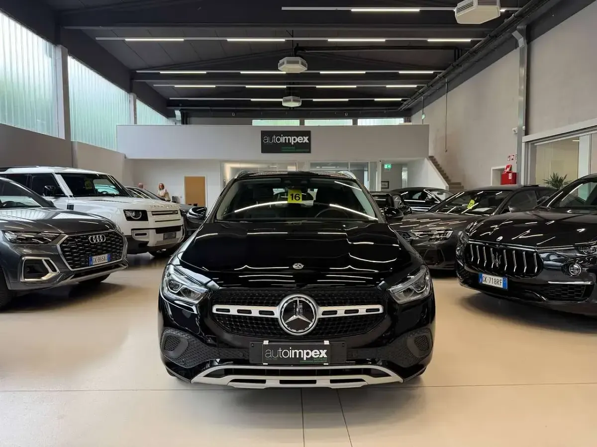 Usata Mercedes GLA200 163 CV (119 kW) 2022 Nero SUV