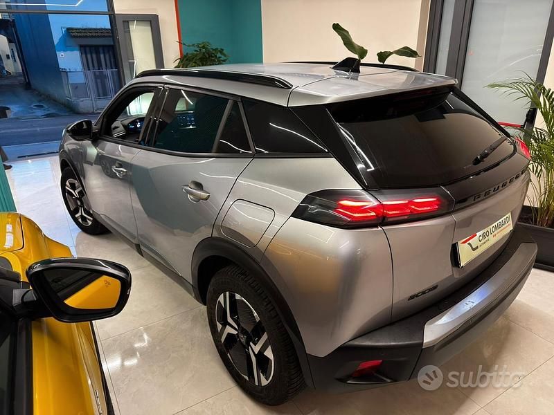 Usata Peugeot 2008 Allure 130 CV (95 kW) 2024 Grigio SUV