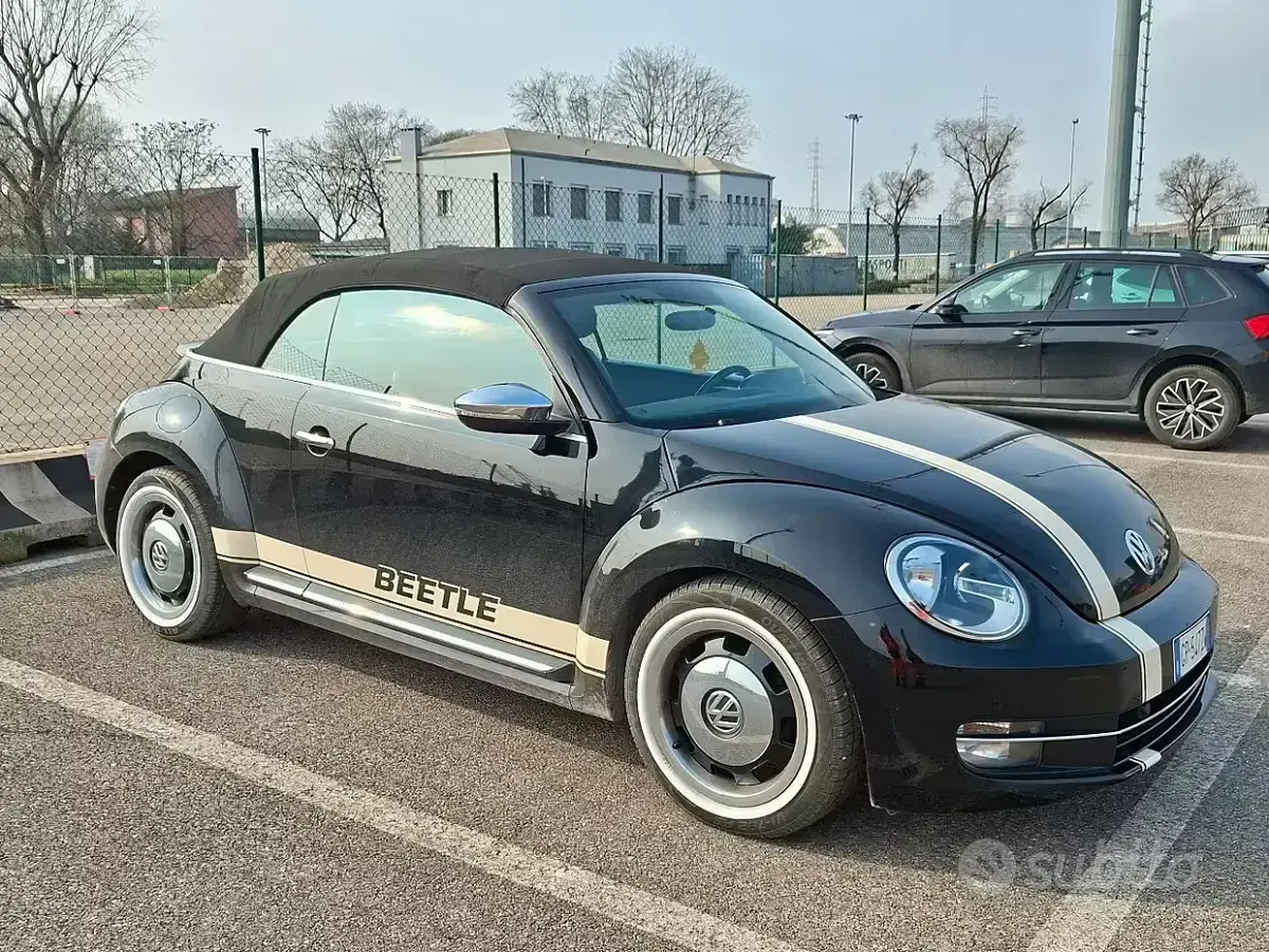 Usata VW Beetle 102 CV (75 kW) 2012 Nero Utilitaria