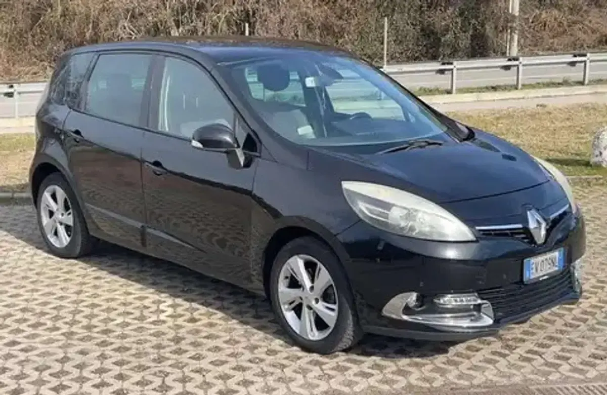 Usata Renault Scénic 110 CV (80 kW) 2014 Nero Monovolume