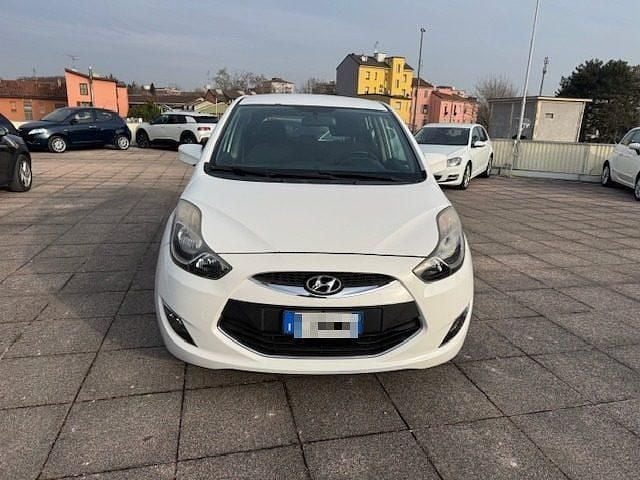 Usata Hyundai ix20 Comfort 89 CV (65 kW) 2014 Bianco Utilitaria