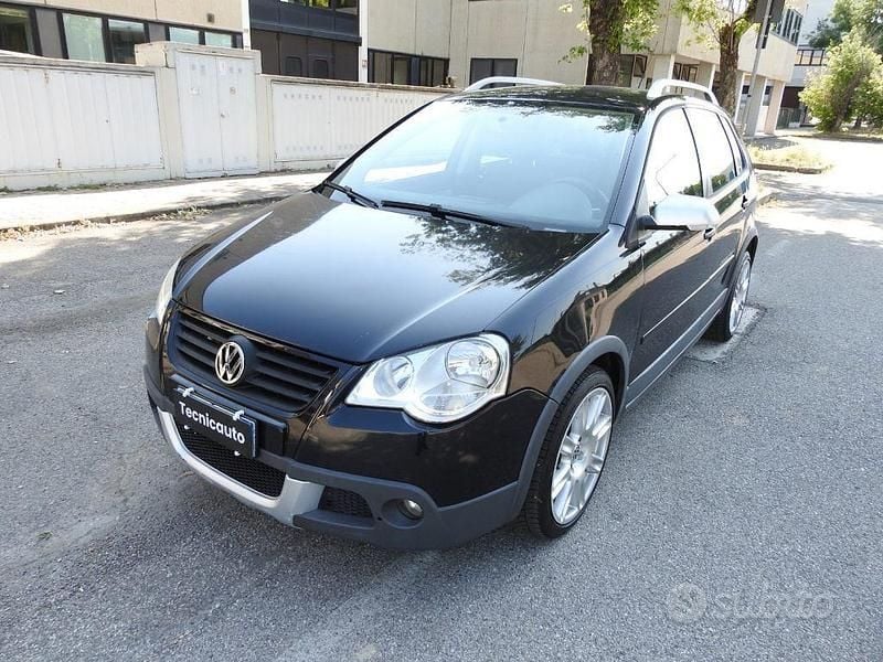 Käytetty VW Polo Cross 80 HP (58 kW) 2007 Musta Viistoperä