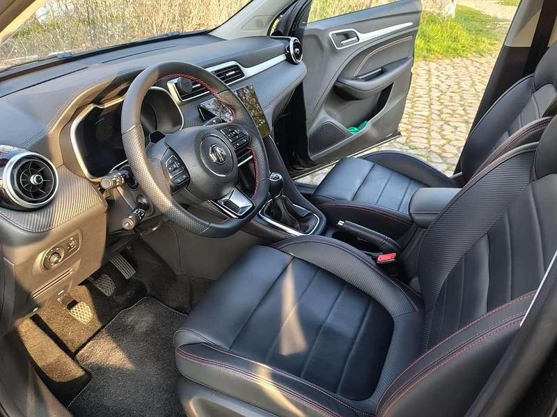 Usata MG ZS 117 CV (86 kW) 2025 Nero SUV