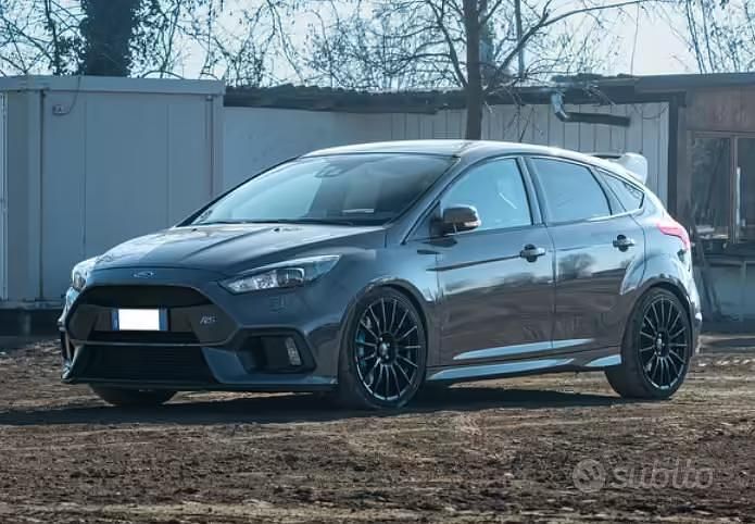 Begagnad Ford Focus RS 350 HK (257 kW) 2019 Grå Sedan