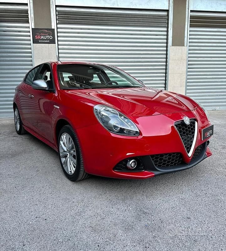 Usata Alfa Romeo Giulietta Super 150 CV (110 kW) 2017 Rosso Utilitaria