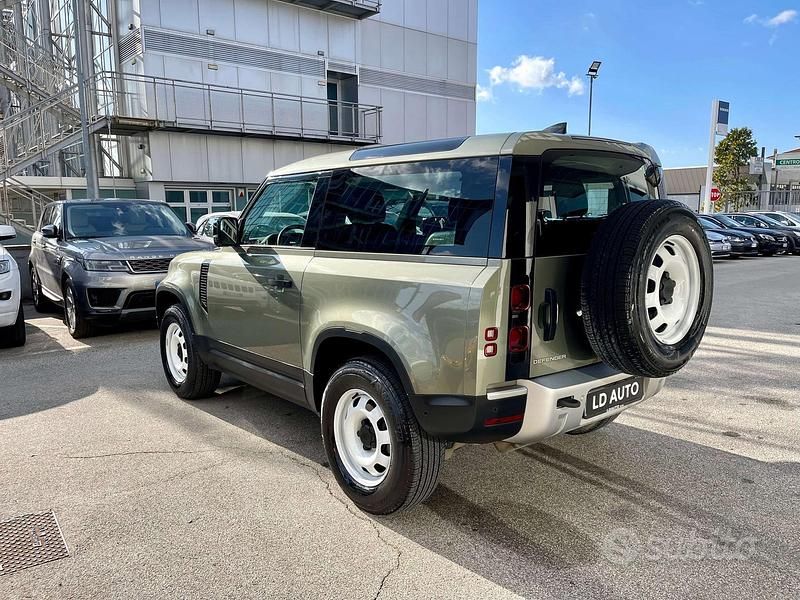 Usata Land Rover Defender HSE 200 CV (147 kW) 2021 Verde SUV