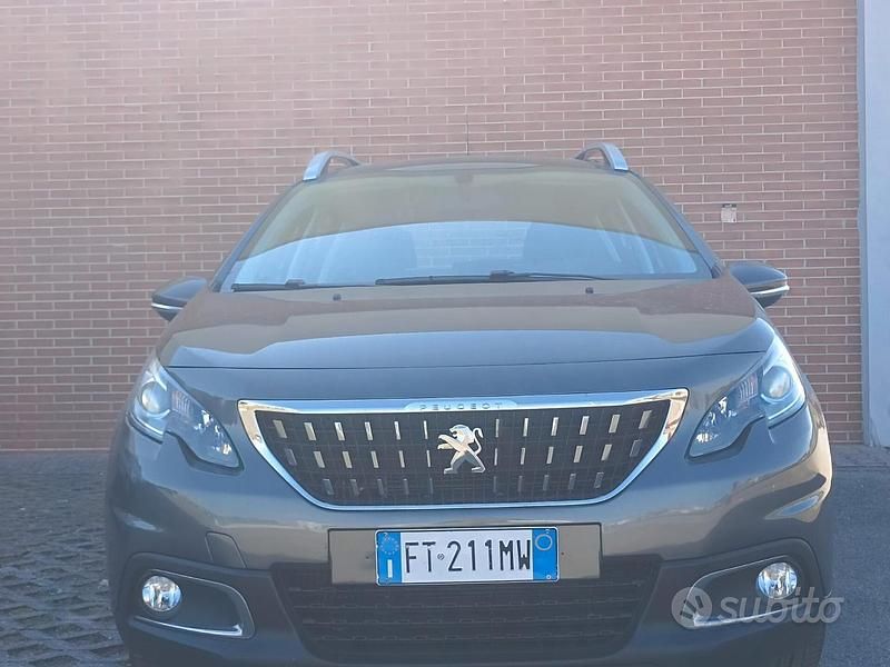 Usata Peugeot 2008 102 CV (75 kW) 2018 Grigio SUV
