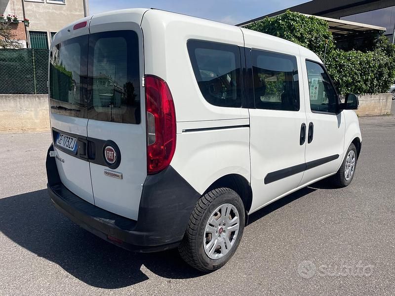 Usata Fiat Doblò Easy 95 CV (69 kW) 2021 Bianco Monovolume