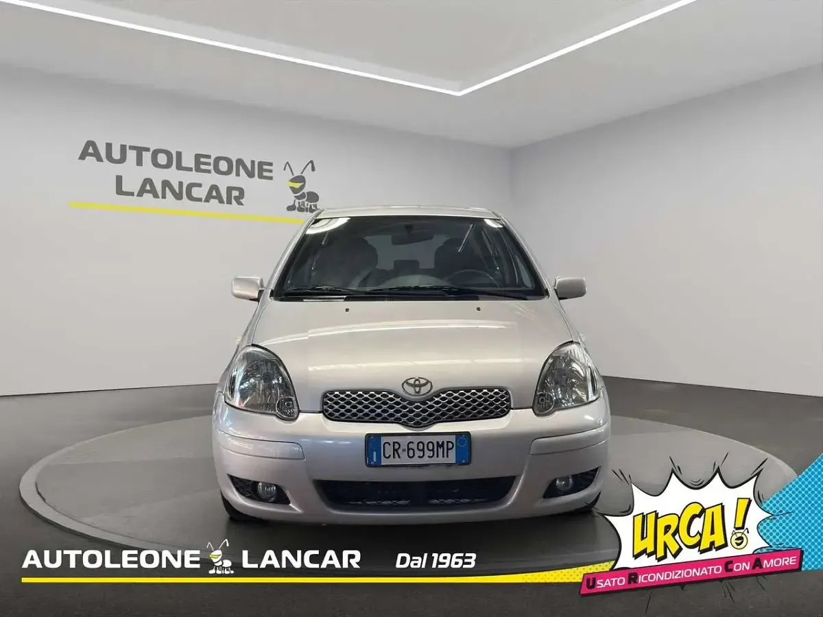 Usata Toyota Yaris Sol 75 CV (55 kW) 2004 Grigio Berlina