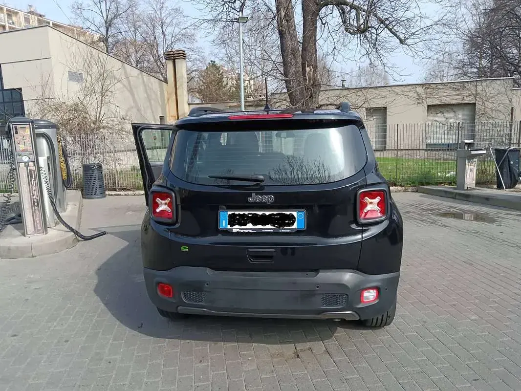 Używany Jeep Renegade Limited 131 KM (96 kW) 2023 Czarny SUV